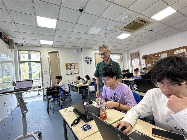 中央财政支持专业1个