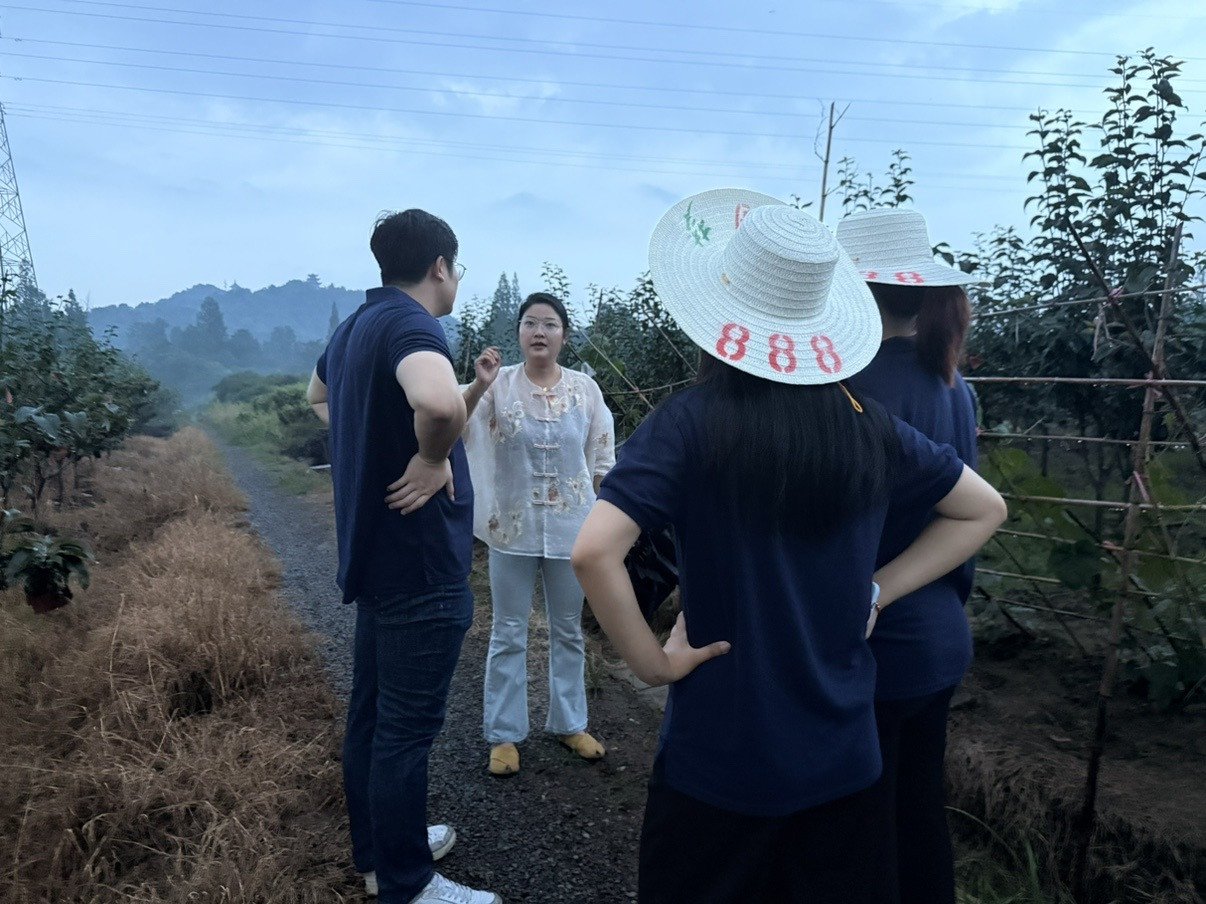展开为期两周的下乡帮扶行动
