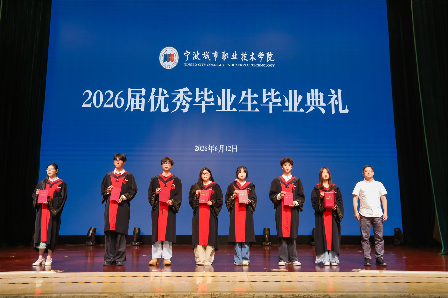 中国》的歌声再度唱响